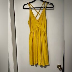 Beautiful yellow strappy summer dress…with pockets! Worn once, Large